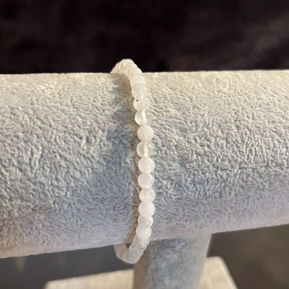 Disneys Winnie the Pooh moonstone beaded bracelet with stainless steel clasp. - Picture 5 of 8